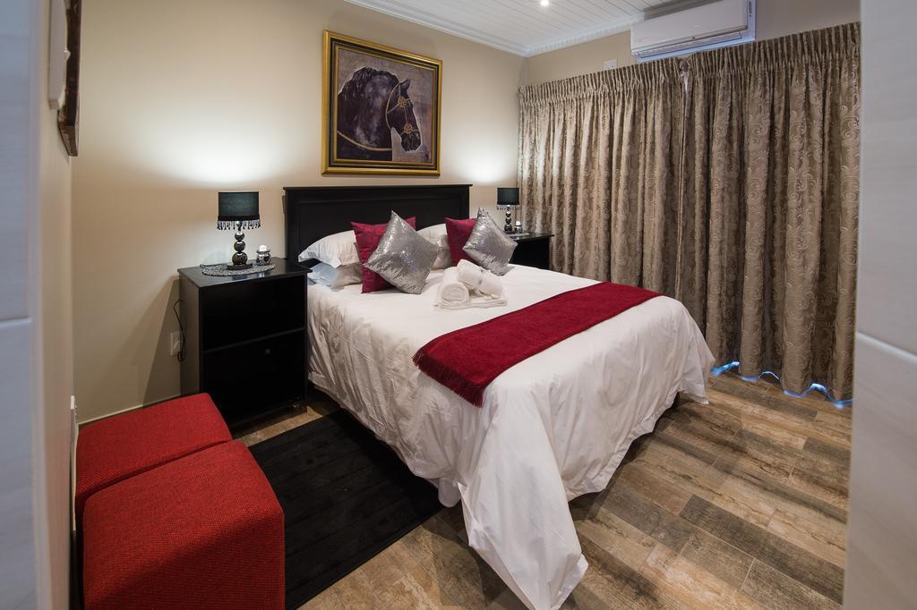 Kings Halt Hotel Блоемфонтейн Екстериор снимка